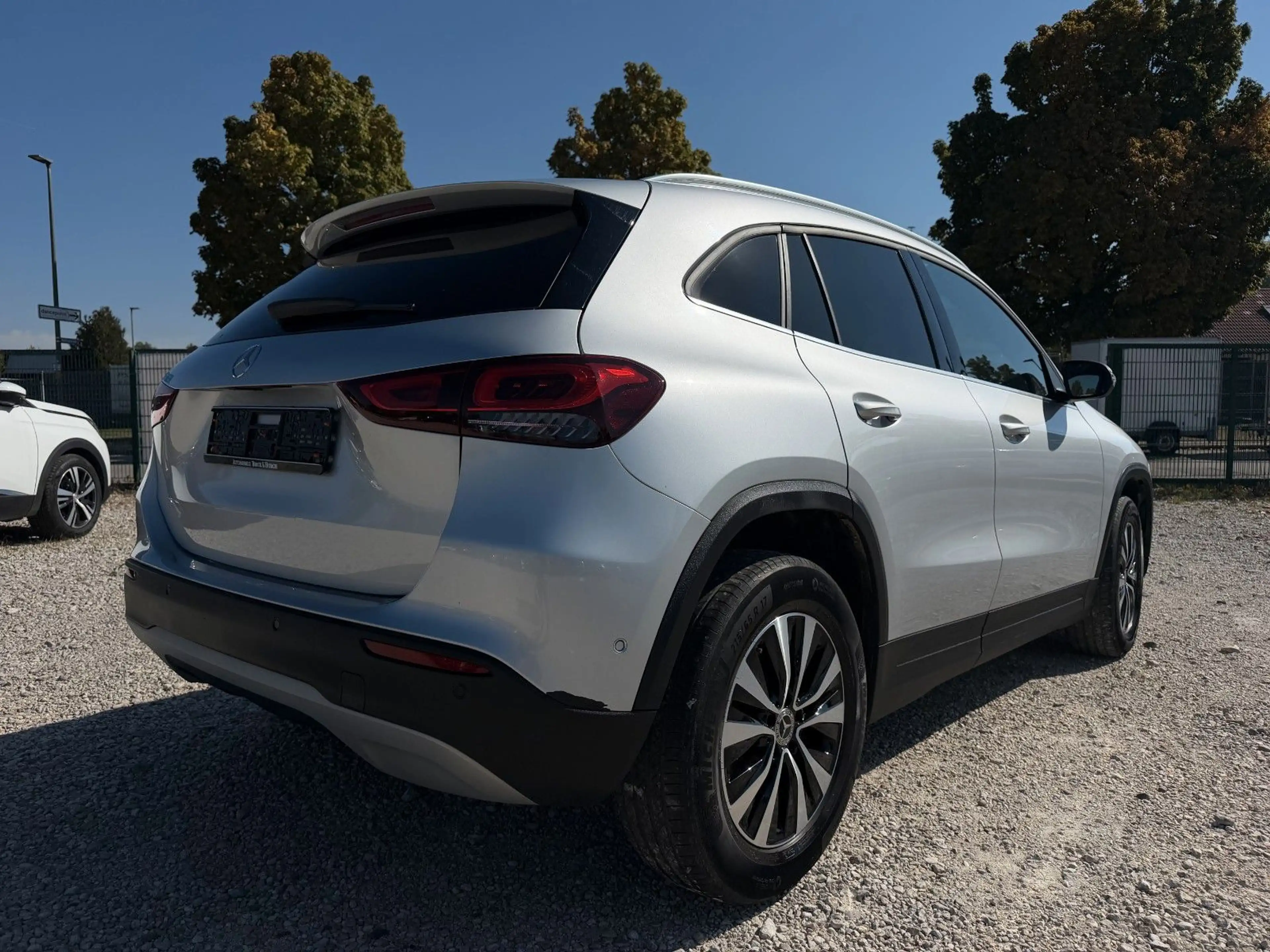 Mercedes-Benz GLA 200 d | MBUX | LED — photo 5