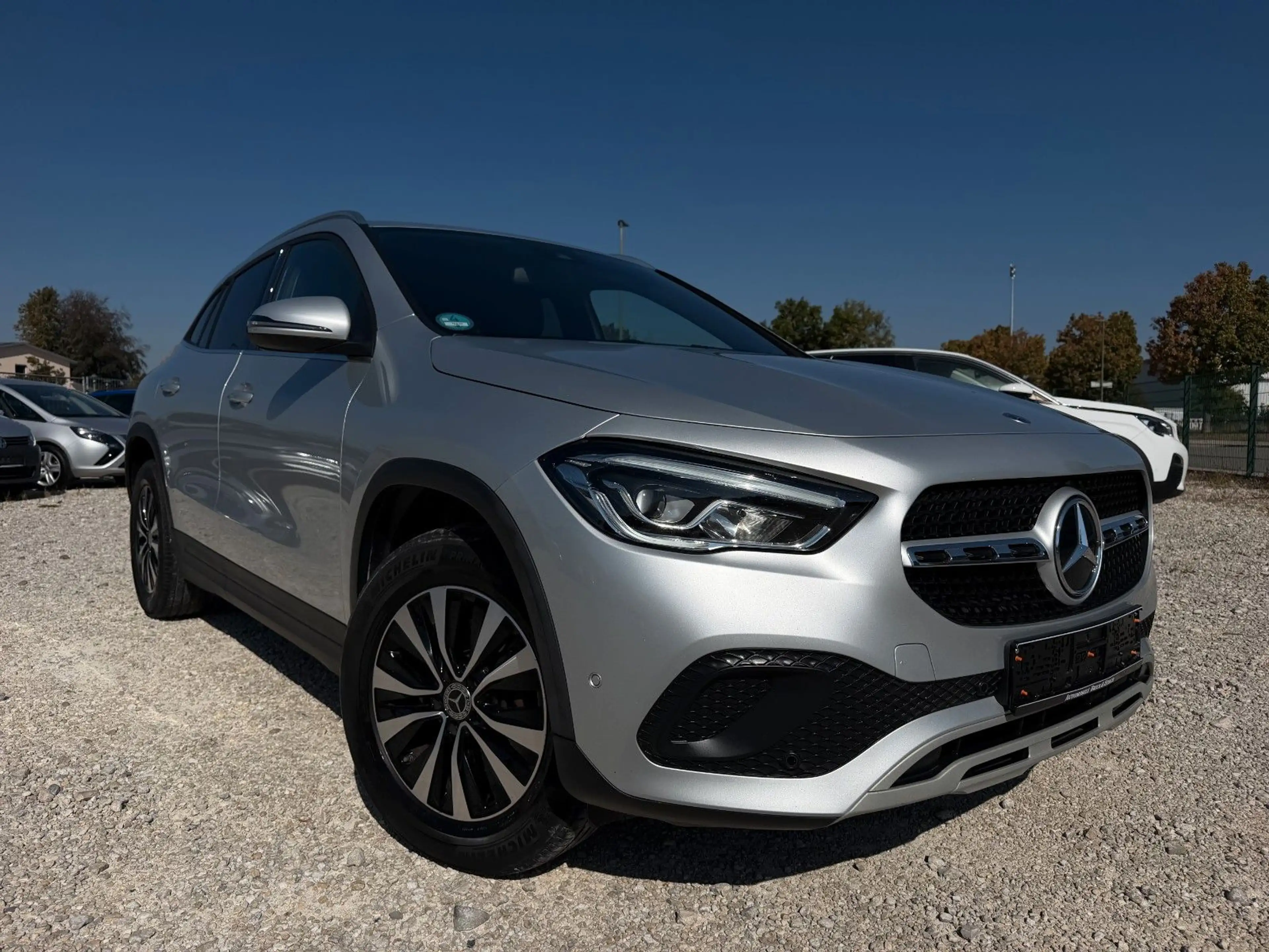 Mercedes-Benz GLA 200 d | MBUX | LED — photo 3