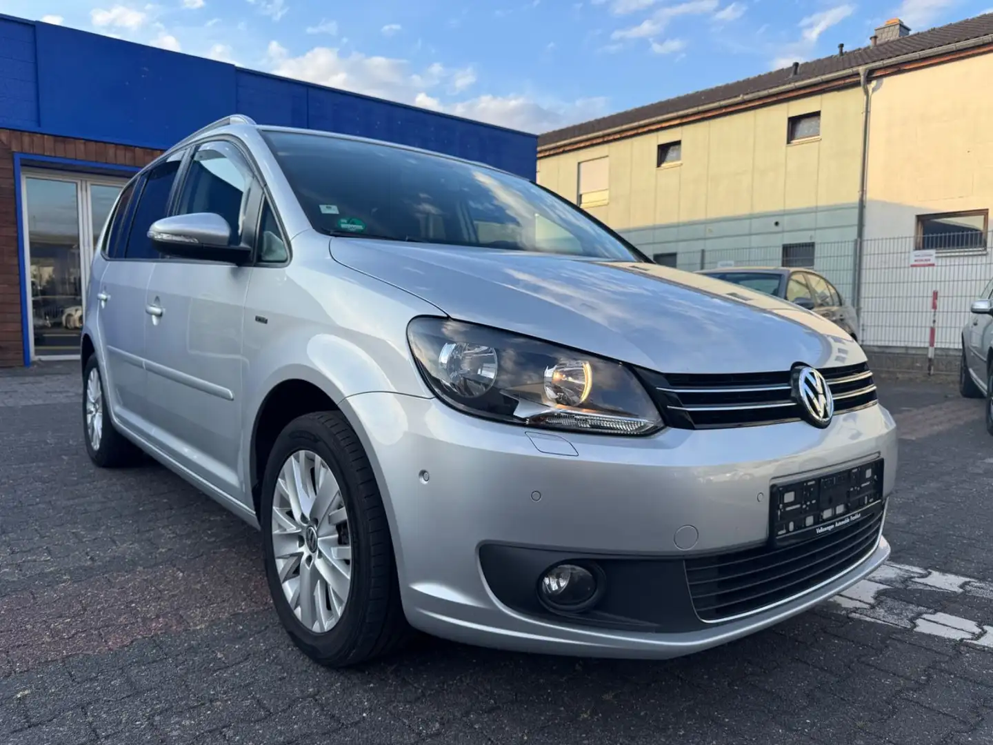 Volkswagen Touran 2.0 TDI*DSG*PDC*SHZ*TEMPOMAT Argent - 1