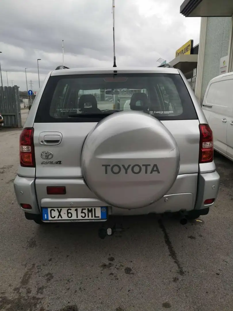 Toyota RAV 4 2.0 Tdi D-4D 5 porte Sol Alb - 2