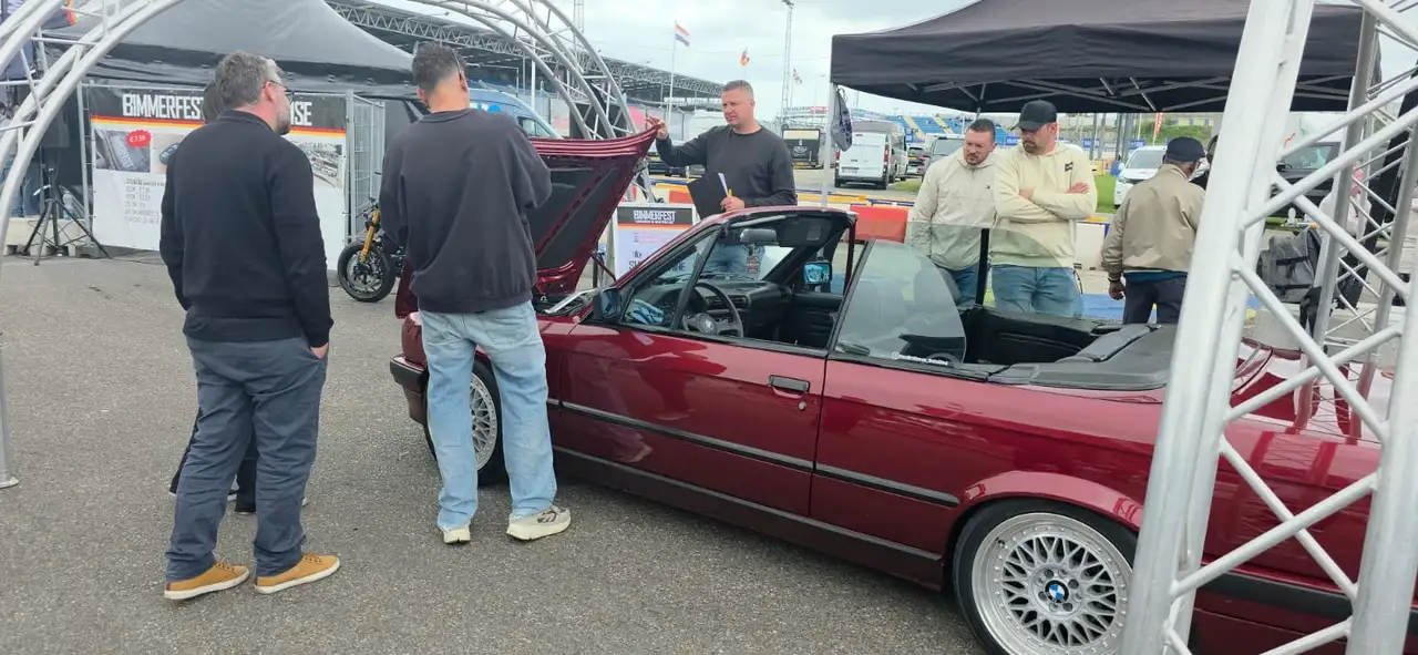 BMW 320i, foto 6