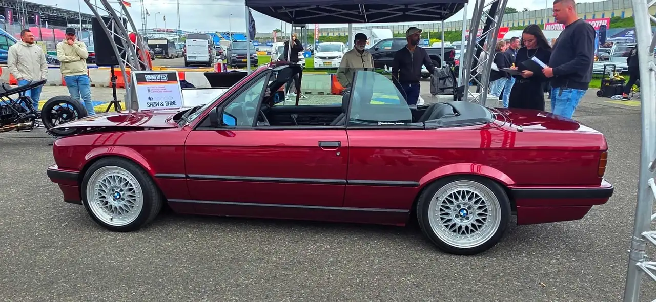 BMW 320i, foto 4