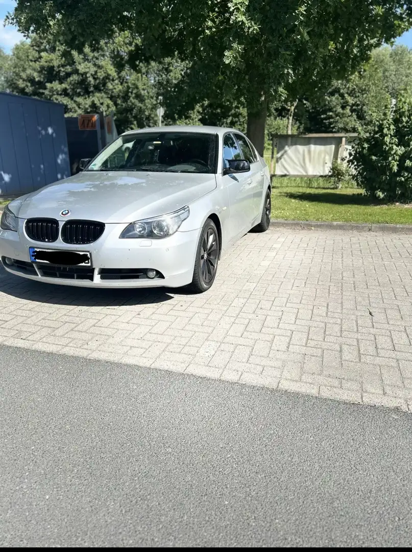 BMW 530 BMW E60 530d – 231 PS Silber - 2