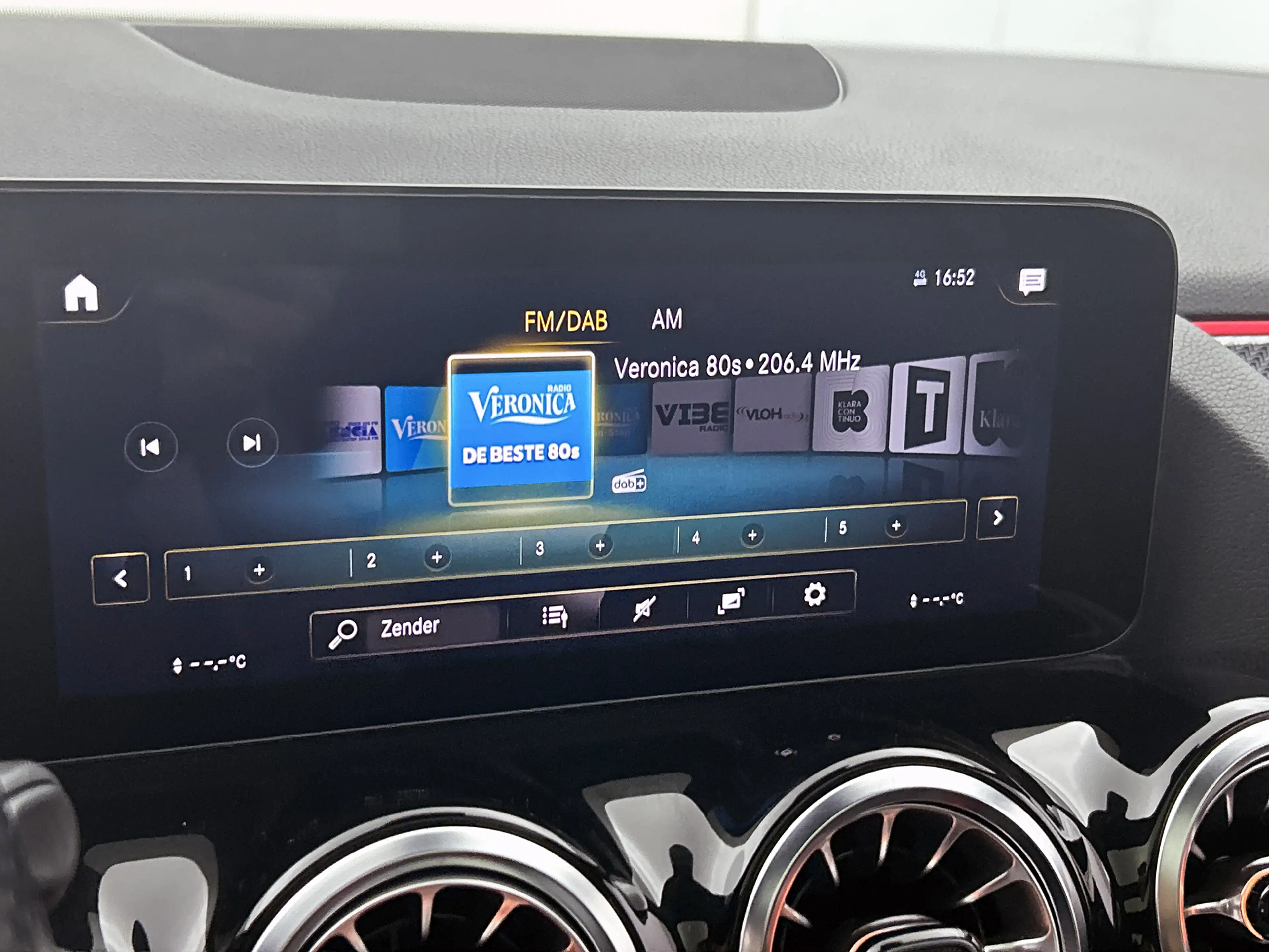 Mercedes-Benz GLA 250 e Business Solution AMG Limited Trekhaak | AMG Lin — photo 10