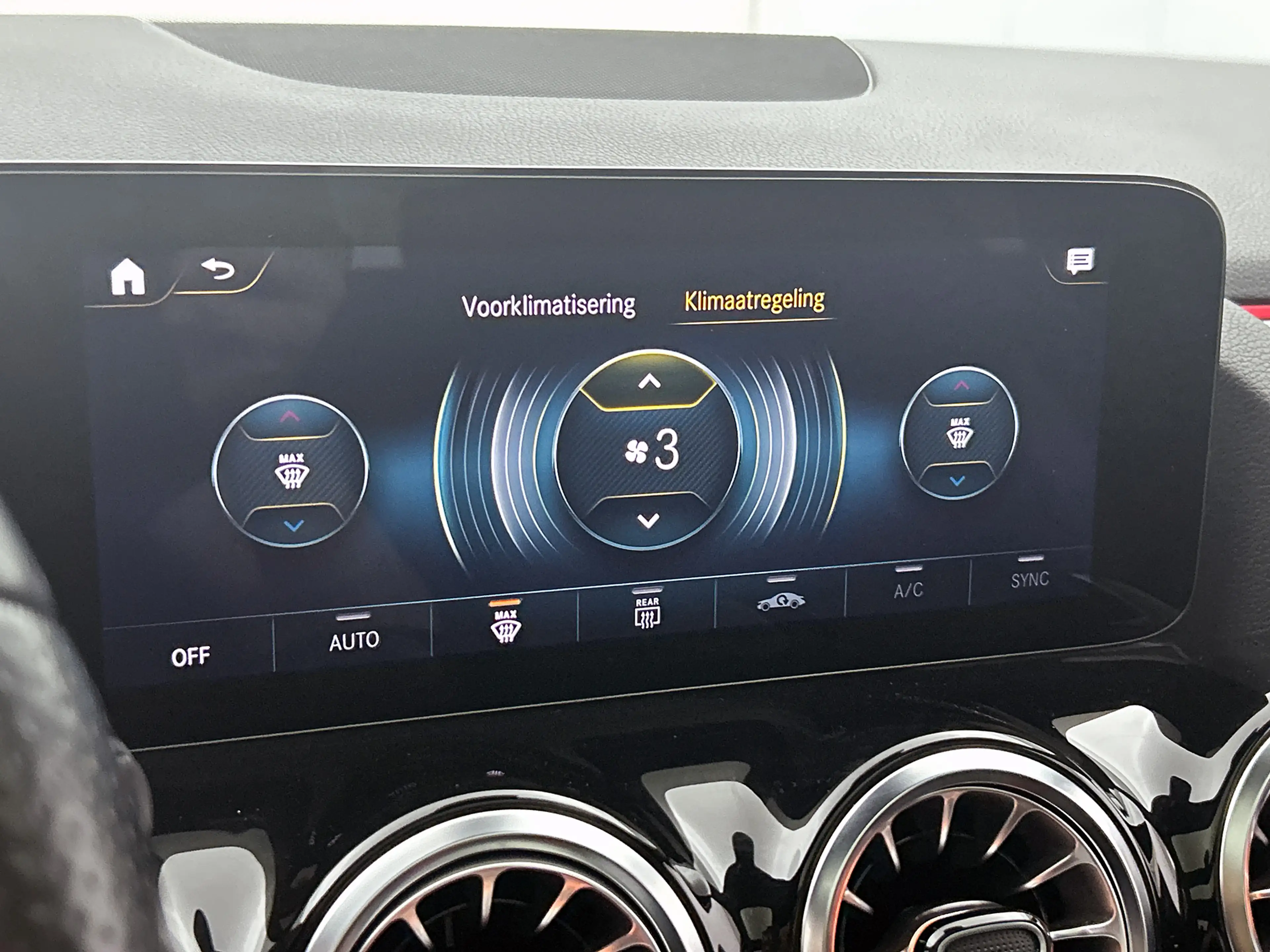 Mercedes-Benz GLA 250 e Business Solution AMG Limited Trekhaak | AMG Lin — photo 11