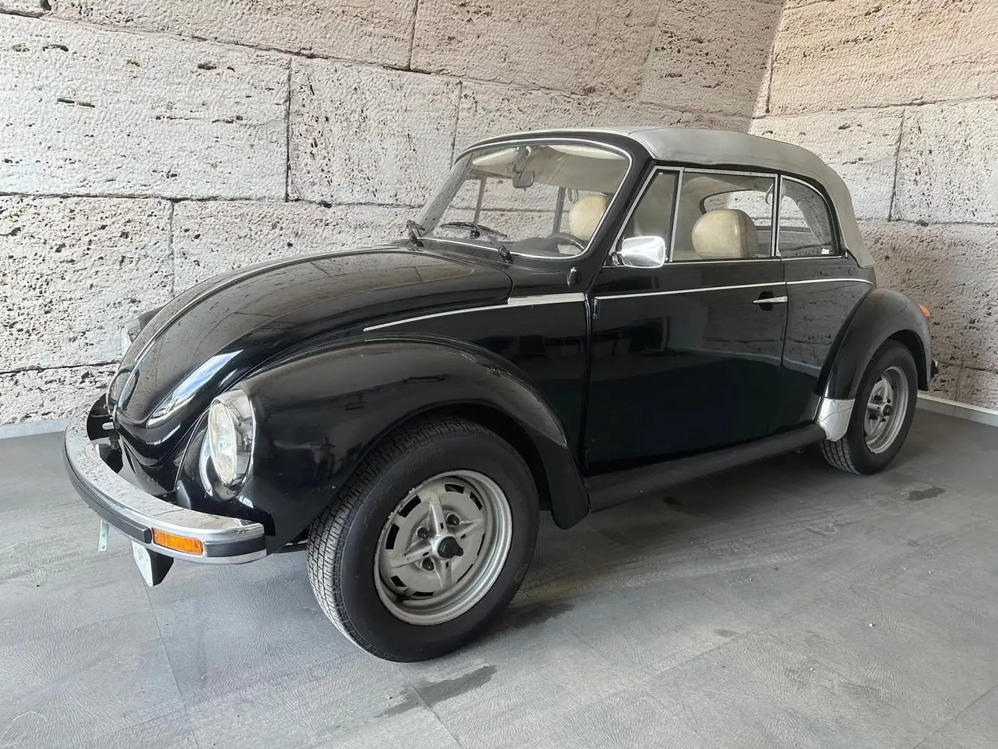 Volkswagen Käfer Cabrio 1.6 Benzin "Originalzustand" Schwarz - 1