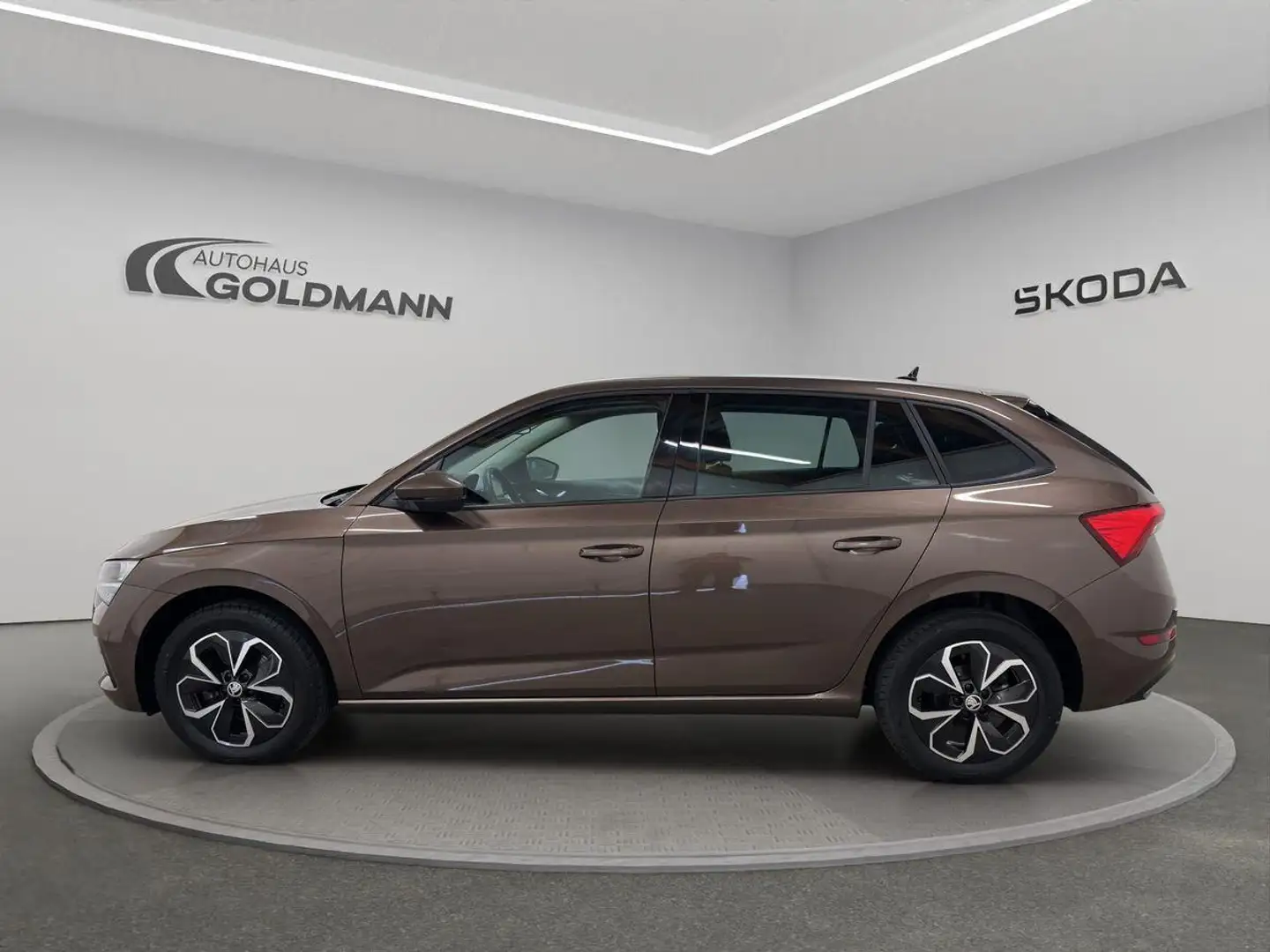 Skoda Scala Ambition 1.0 TSI 85kW Braun - 2