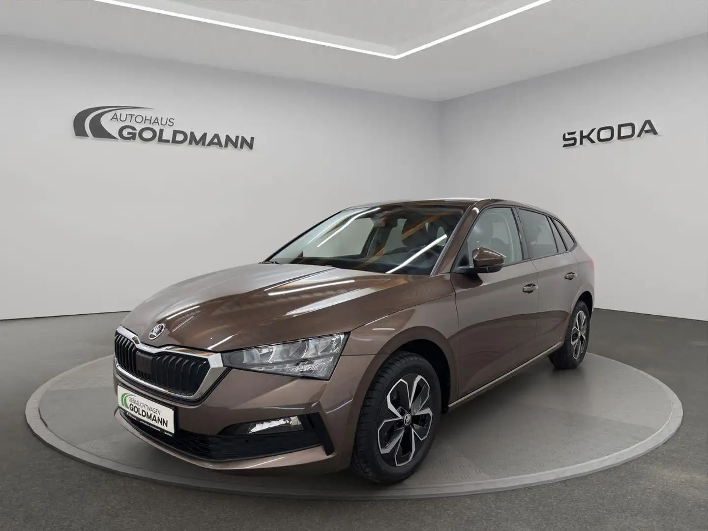 Skoda Scala Ambition 1.0 TSI 85kW Braun - 1