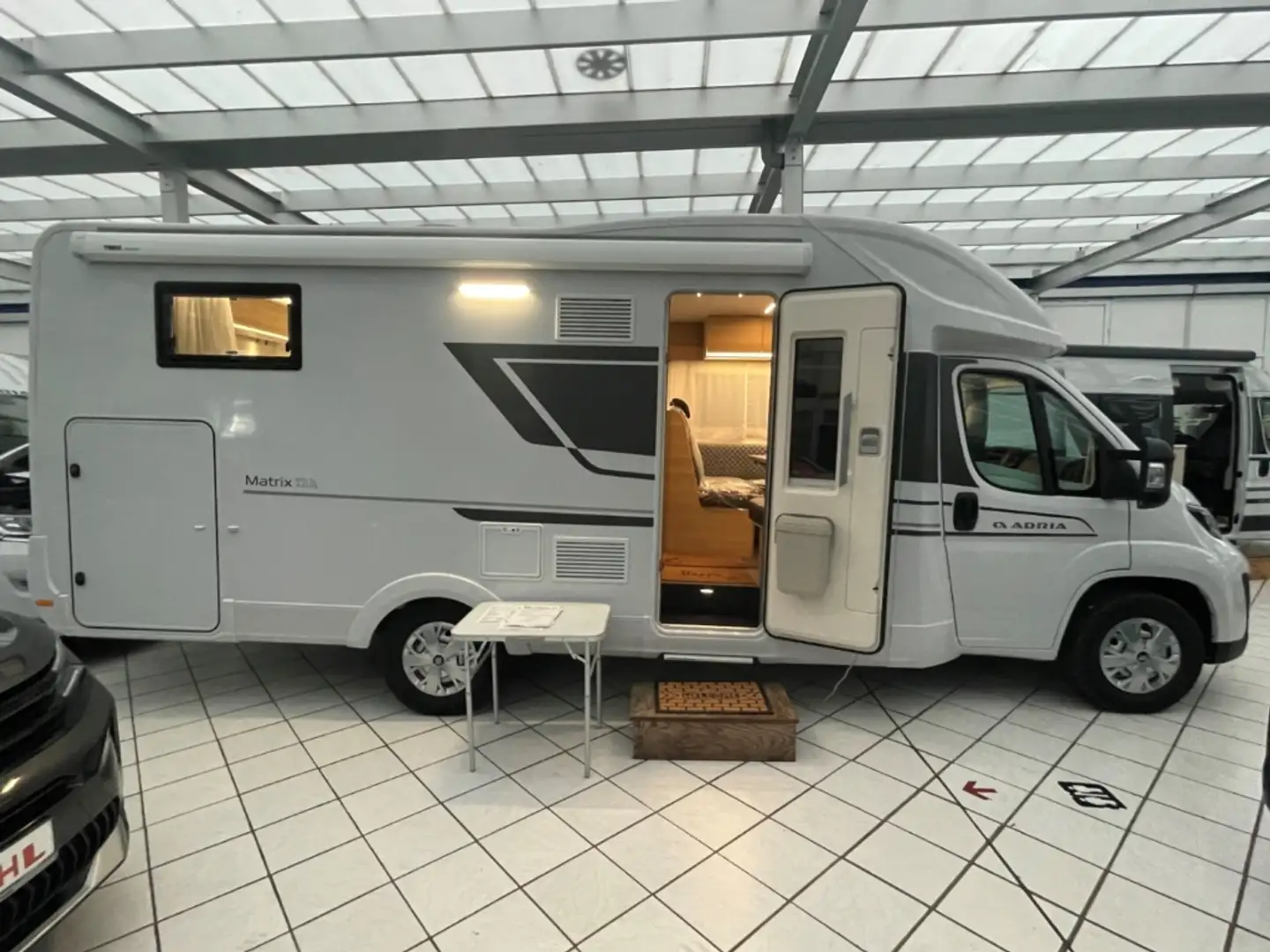 Adria Matrix 670 SL All-In Mark.SolarTemp,6-Gang,3,65t Weiß - 1