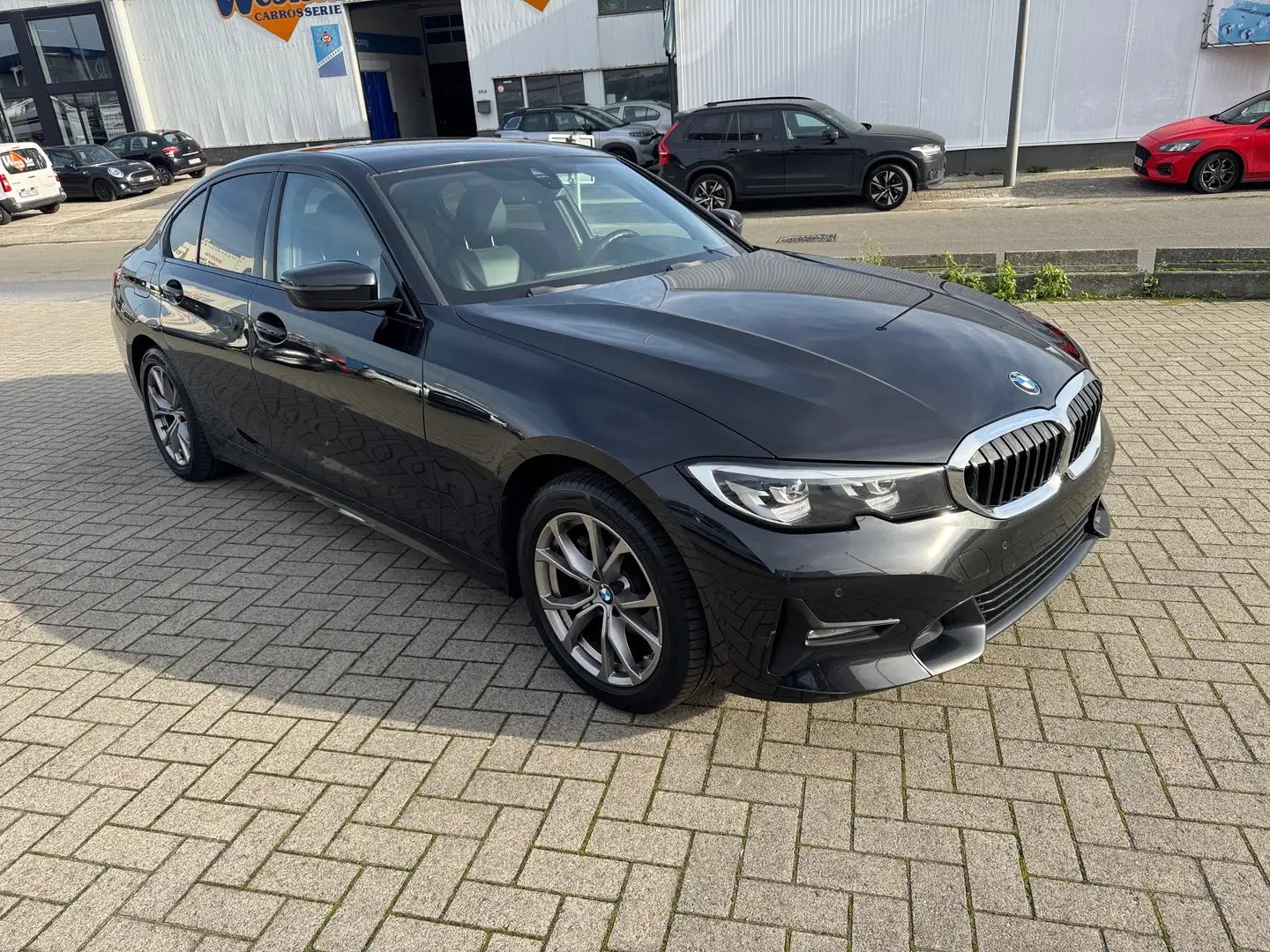 BMW 318 318d Aut. Sport Line Schwarz - 1