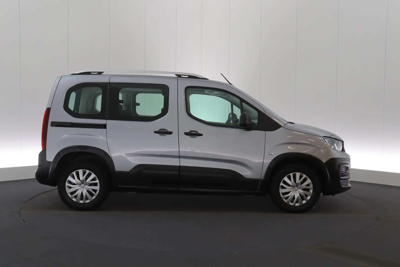 Peugeot Rifter 1.5 BlueHDi Standard Active GPS PDC Carplay Trekha Plateado - 2