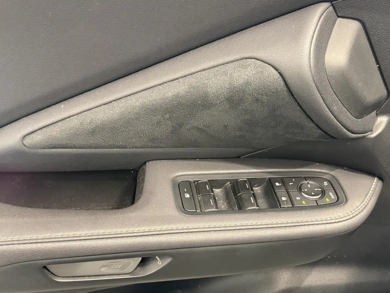 Lexus TX снимка Lexus TX