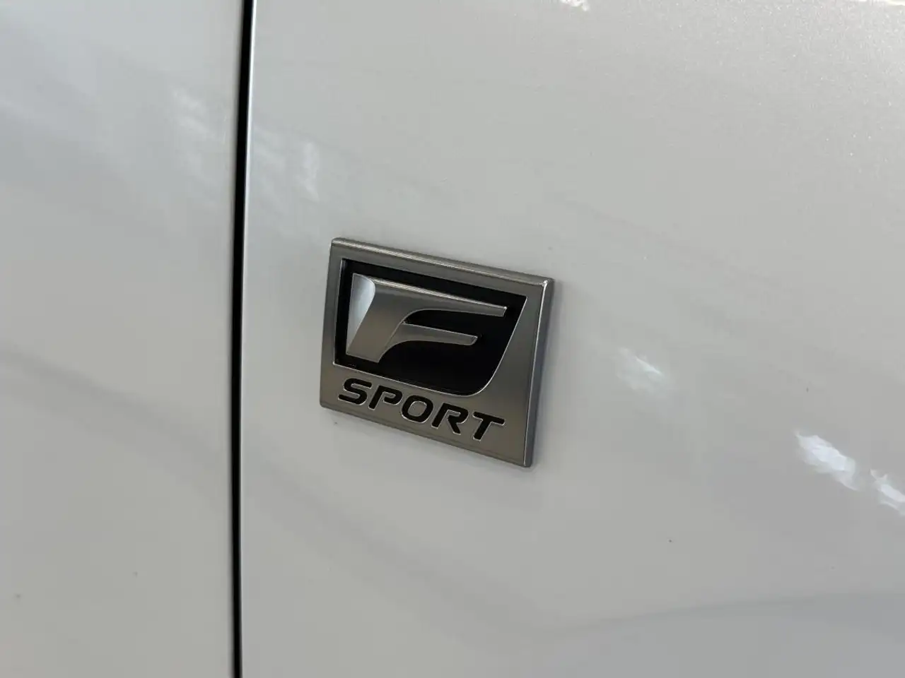 Lexus TX снимка Lexus TX