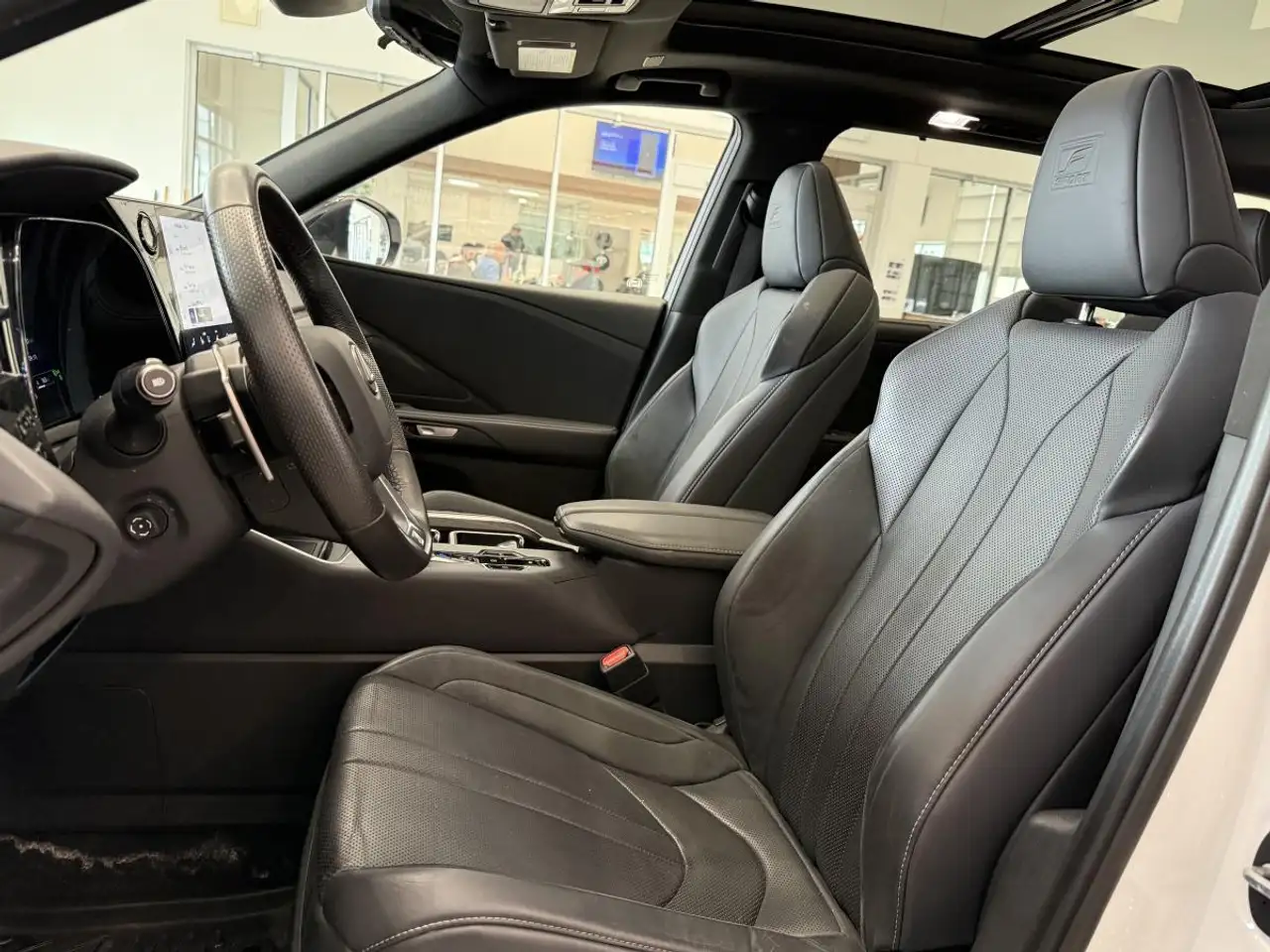 Lexus TX снимка Lexus TX