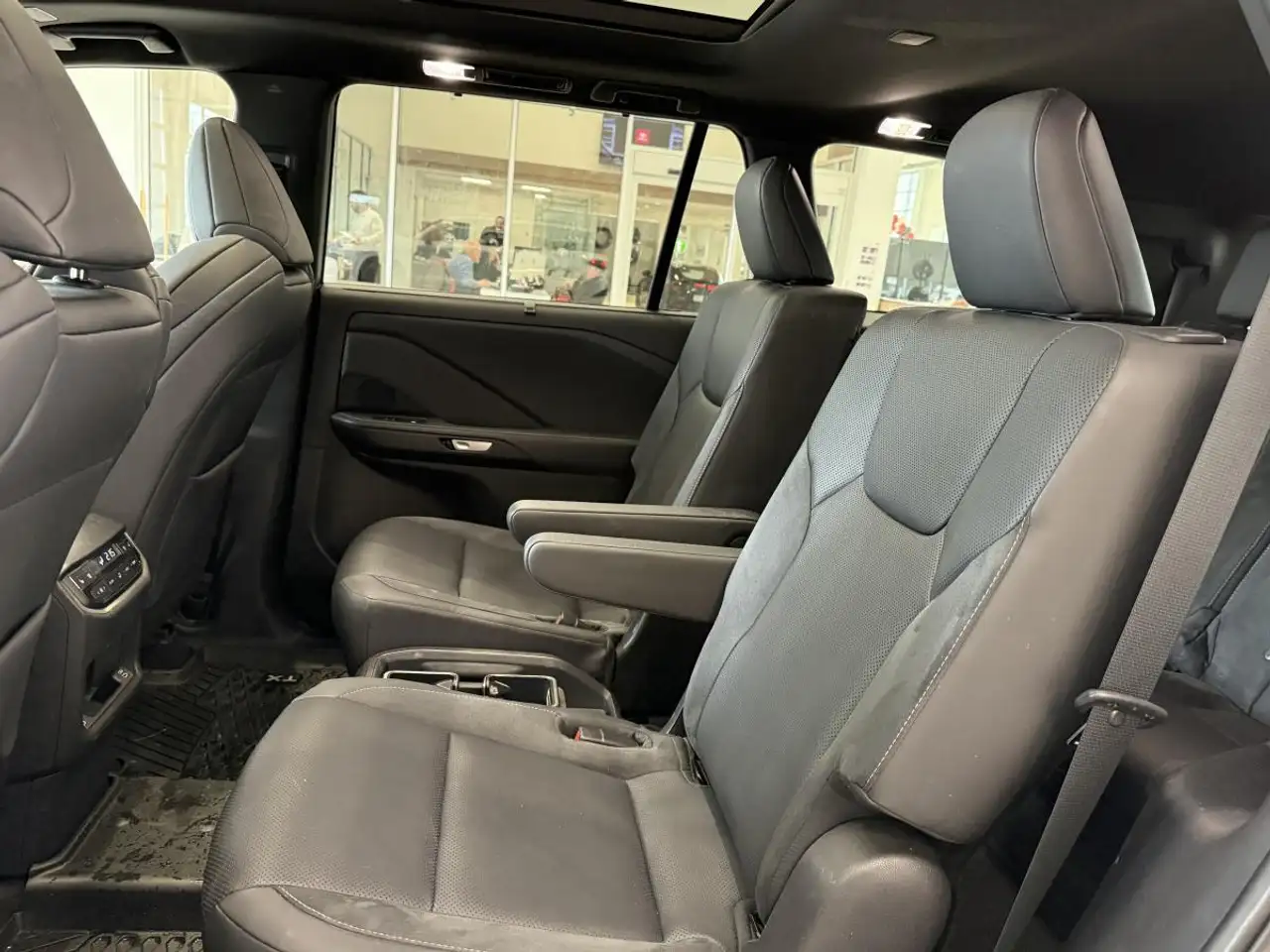 Lexus TX снимка Lexus TX