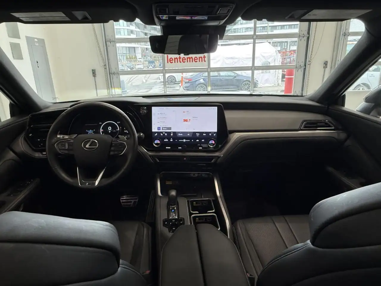 Lexus TX снимка Lexus TX