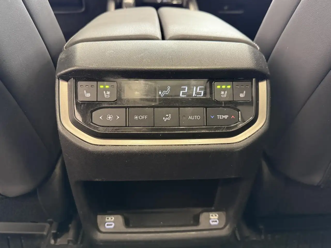 Lexus TX снимка Lexus TX