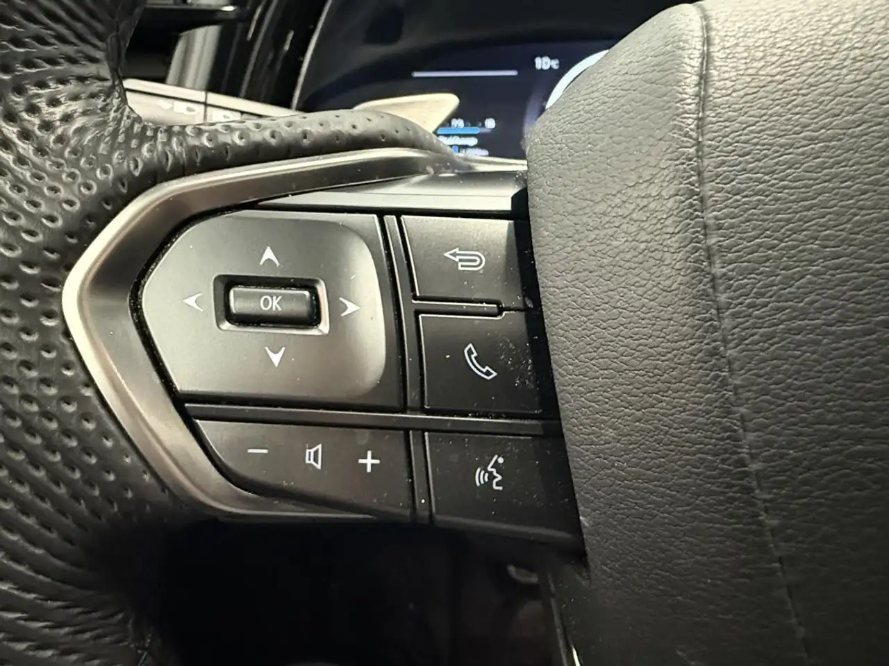 Lexus TX снимка Lexus TX