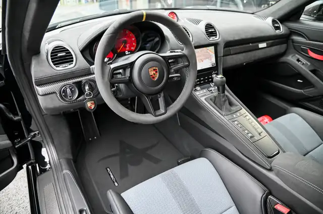 Porsche Cayman view 10