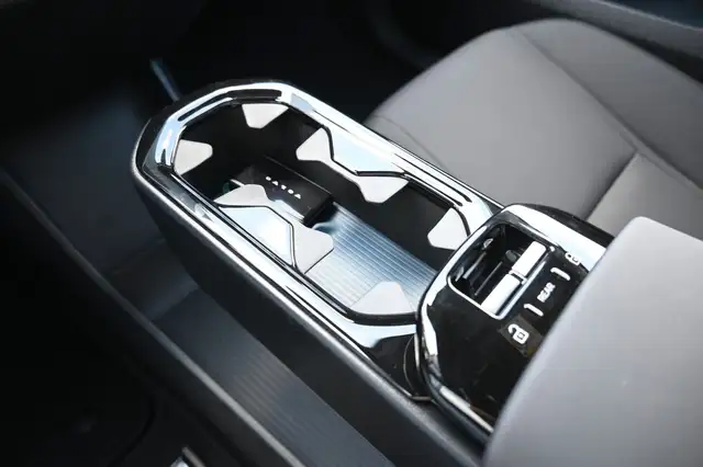 Volvo EX30 view 24