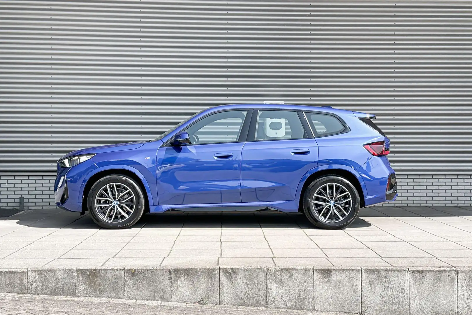 BMW iX1 xDrive30 Bleu - 2