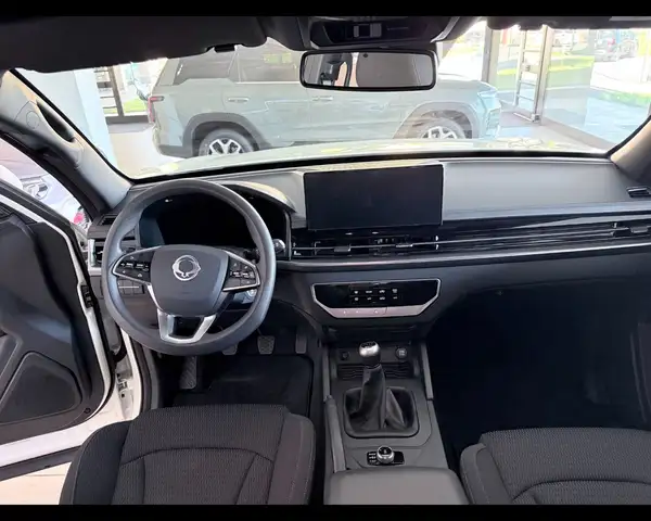 KGM Rexton view 15
