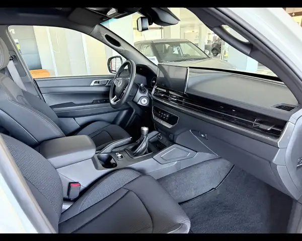 KGM Rexton view 10