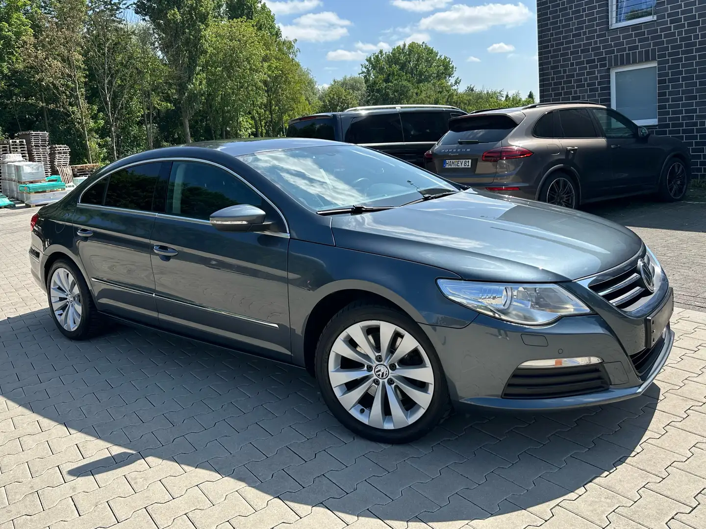 Volkswagen Passat CC 2.0 TDI AHK. NAV. PDC.  STANDHEIZ. BIXEN. 5 Sitze! Grau - 2