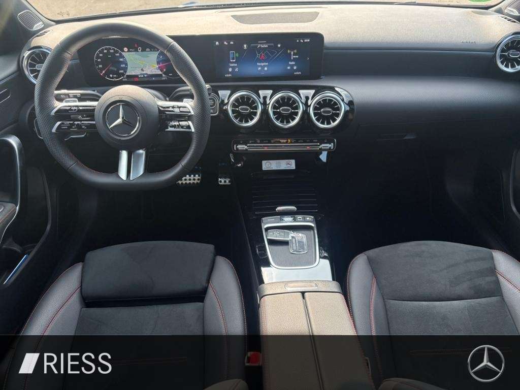 Mercedes-Benz A 220