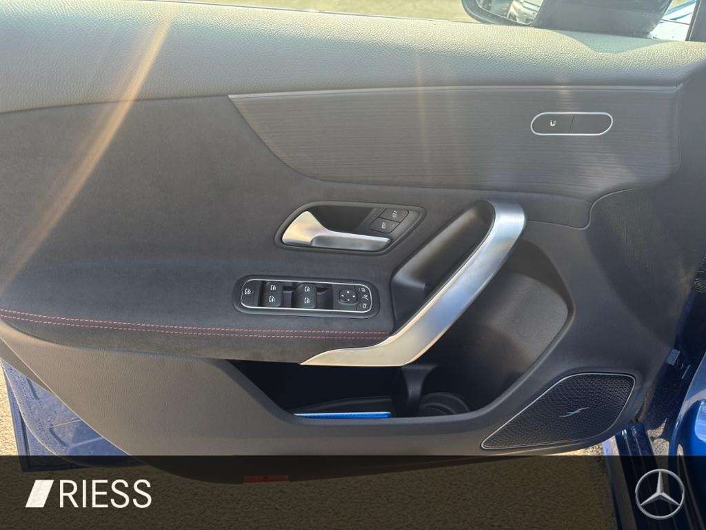 Mercedes-Benz A 220