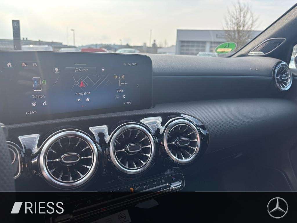 Mercedes-Benz A 220