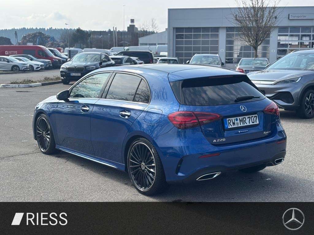 Mercedes-Benz A 220