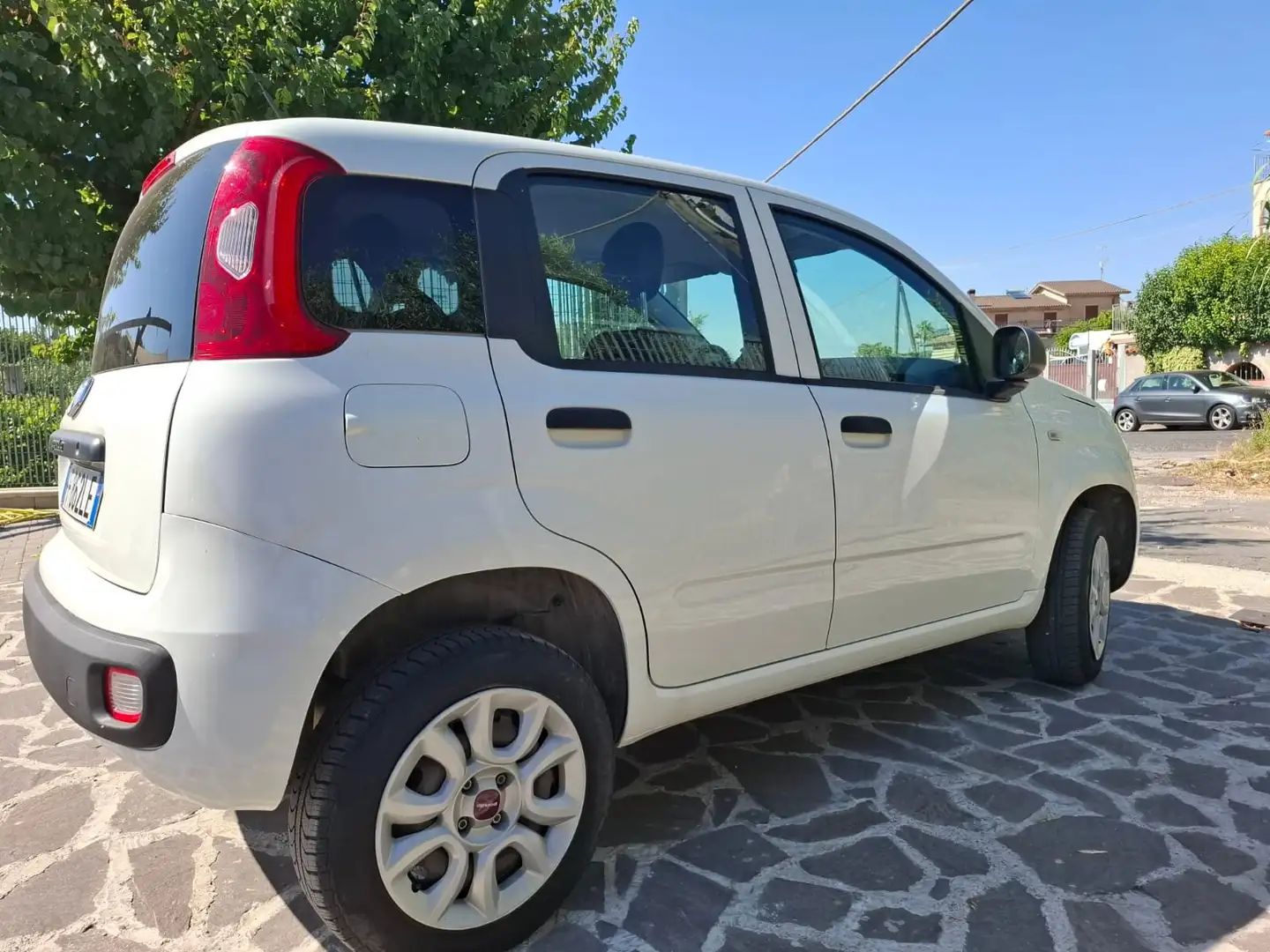 Fiat Panda 0.9 t.air t. natural power Young 80cv E6 Bianco - 2