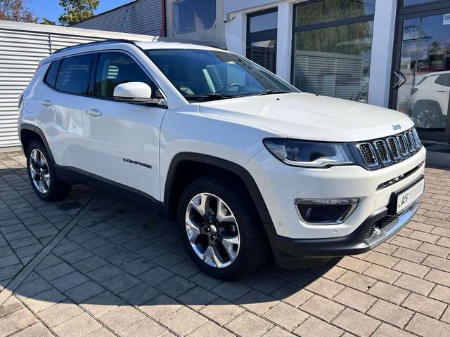 Imagine Jeep Compass Limited 1,4 M-Air 4WD NAVI LEDER