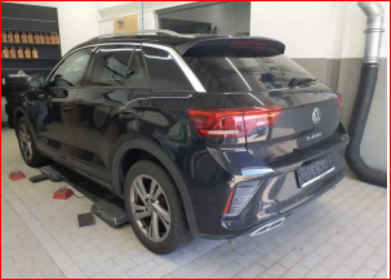 Volkswagen T-Roc T-ROC R-Line 110PS TSI*LED+*NAVI*SHZ vo*Massage* Schwarz - 2