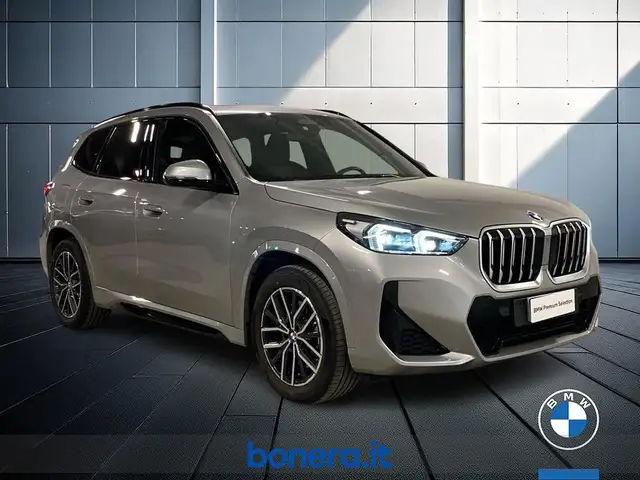 BMW X1 view 4
