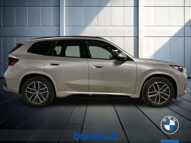 BMW X1 view 5