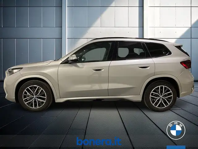 BMW X1 view 9