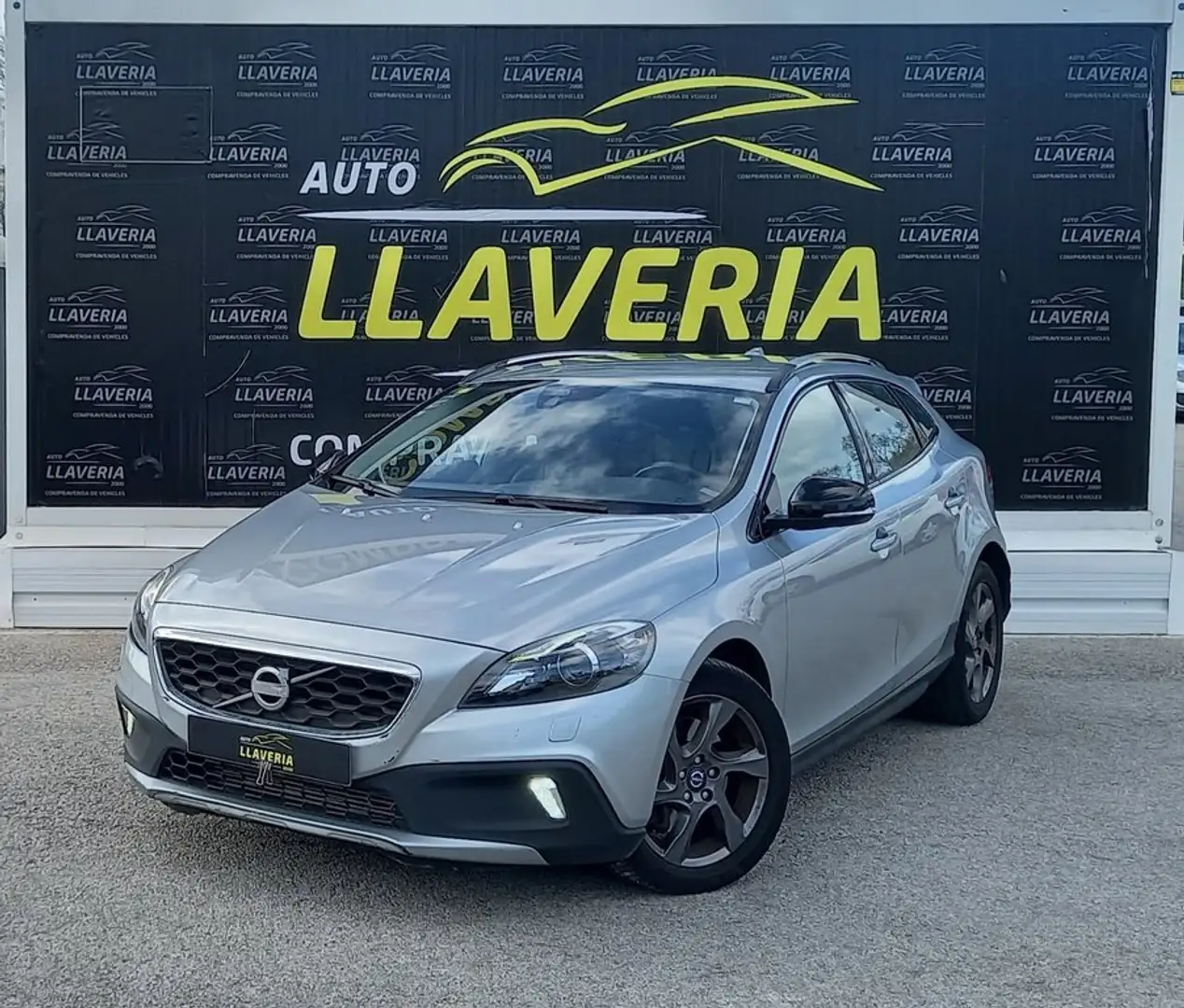 Volvo V40 Cross Country D3 Momentum Aut. Gris - 1