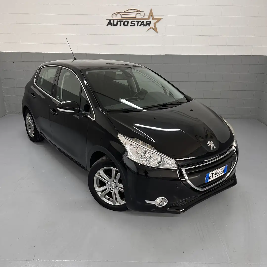 Peugeot 208 5p 1.4 hdi 8v Allure Neopatentati Nero - 1