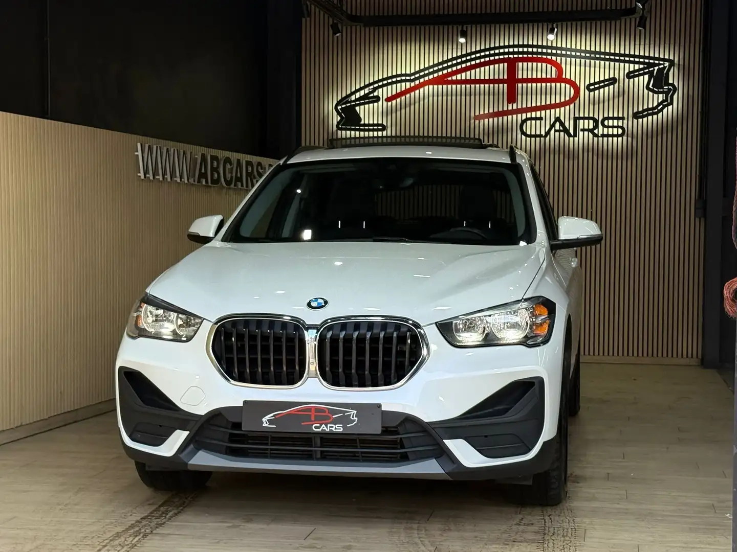 BMW X1 2.0 dA sDrive16 * GARANTIE 12 MOIS * 1ER PROP * Wit - 2