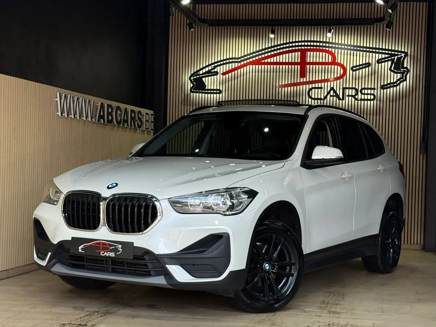 BMW X1 2.0 dA sDrive16 * GARANTIE 12 MOIS * 1ER PROP * Wit - 1