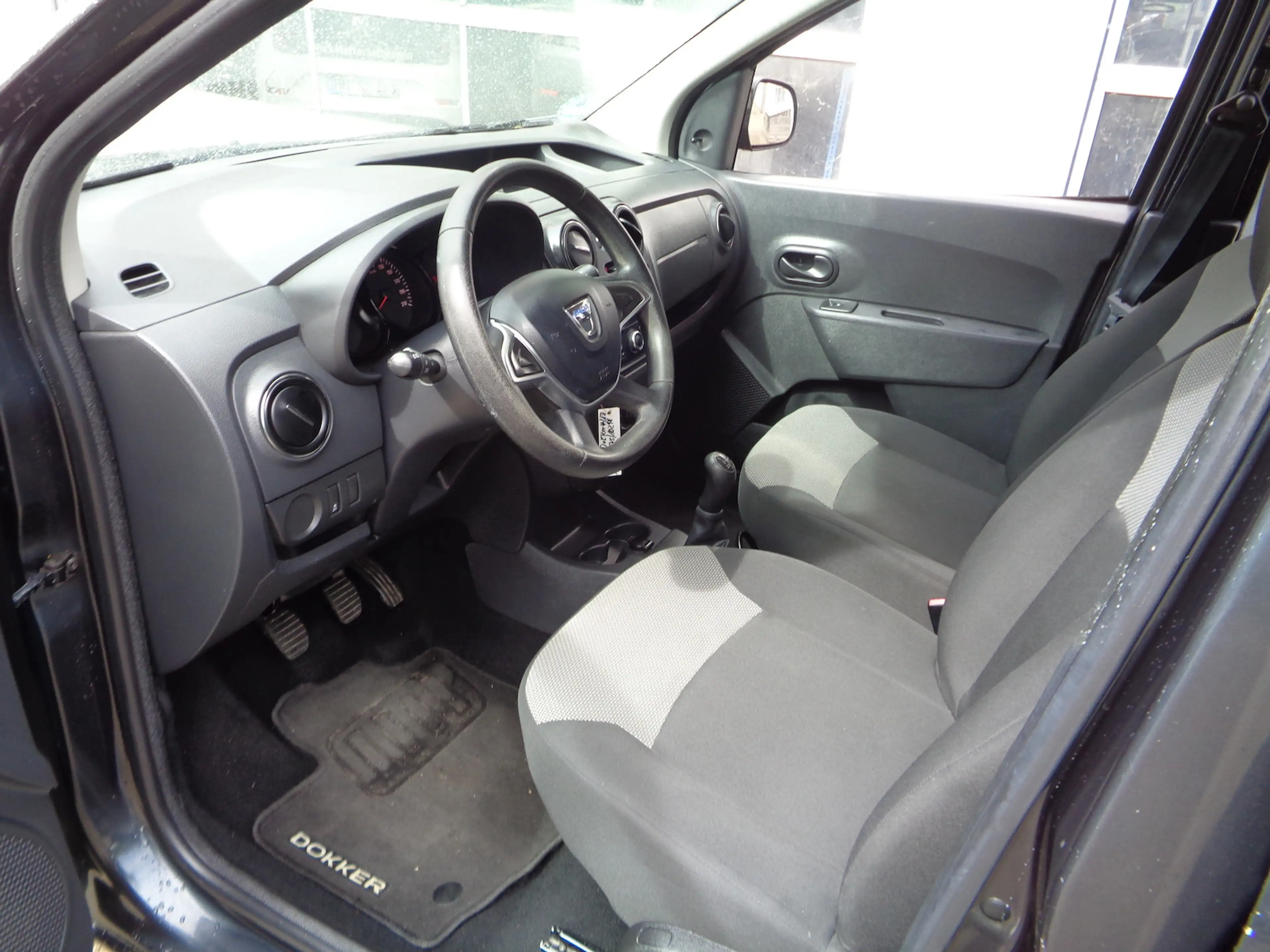 Dacia Dokker 1.6 — photo 10