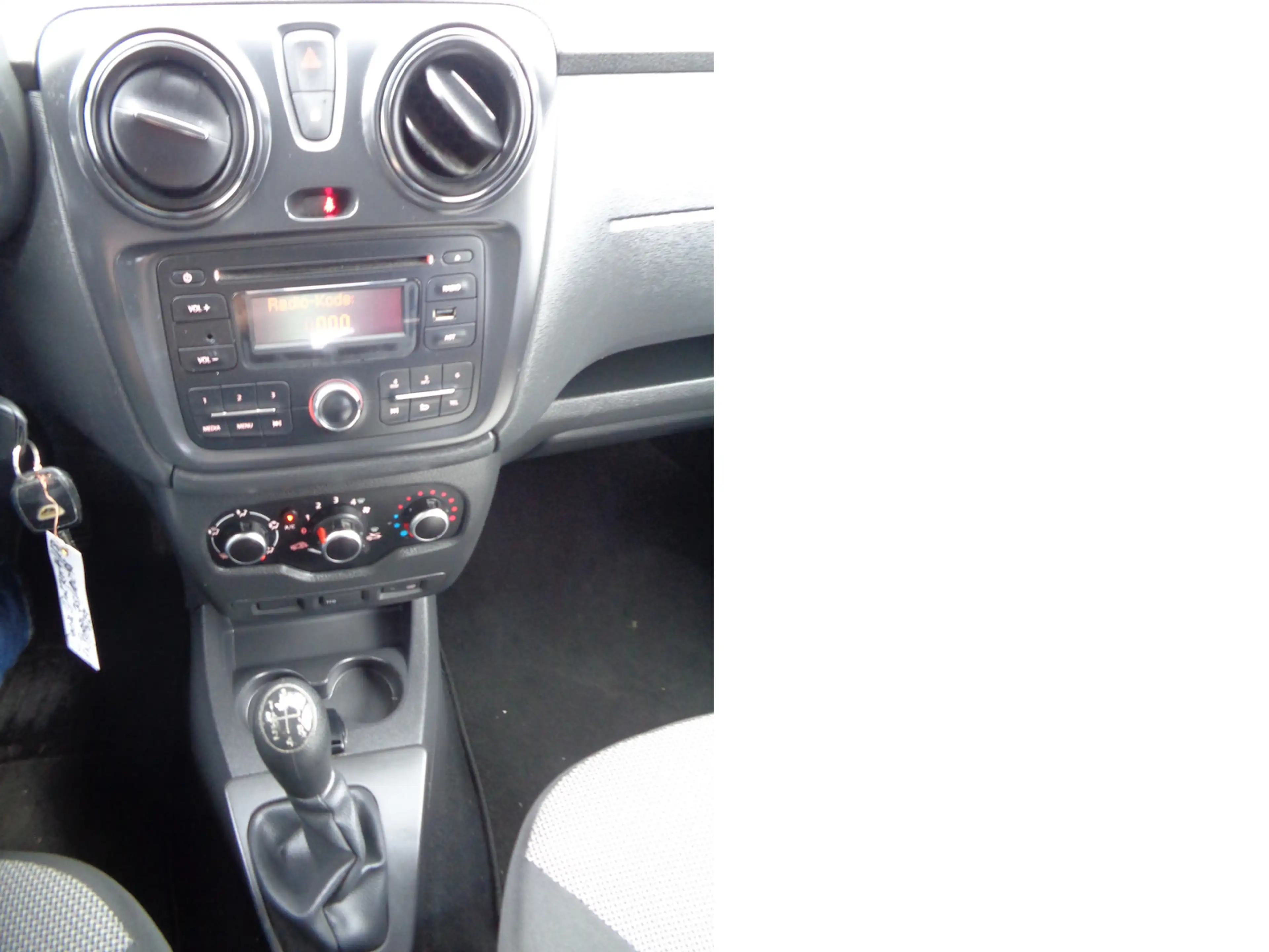 Dacia Dokker 1.6 — photo 15