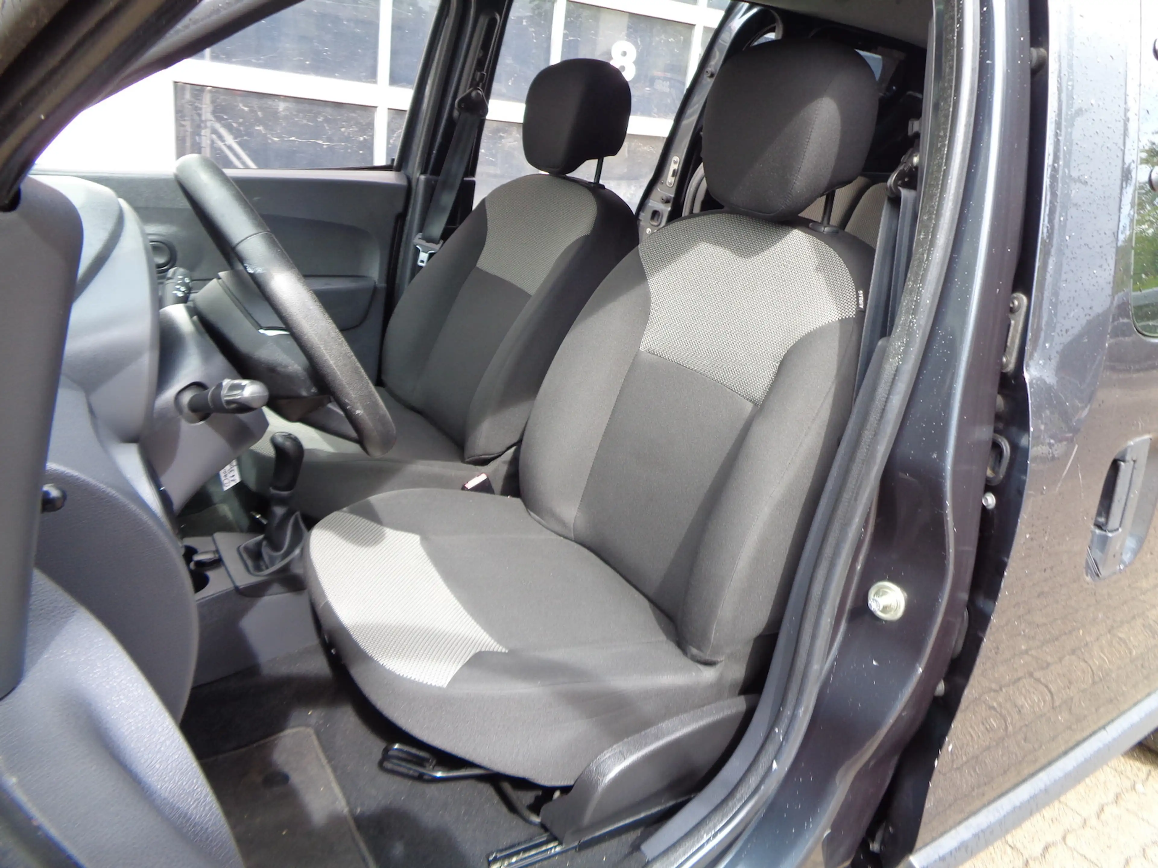Dacia Dokker 1.6 — photo 11
