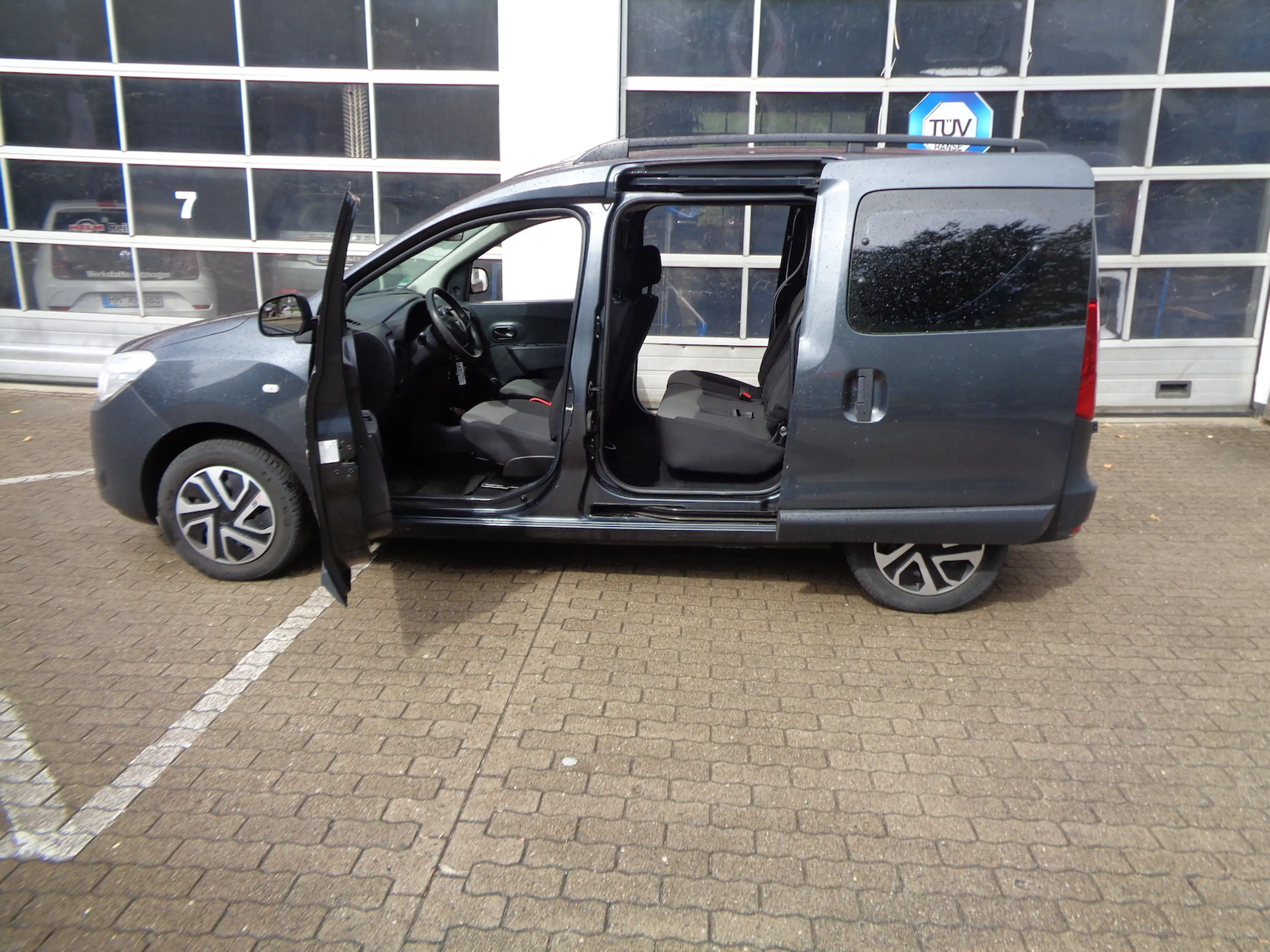 Dacia Dokker 1.6 — photo 12
