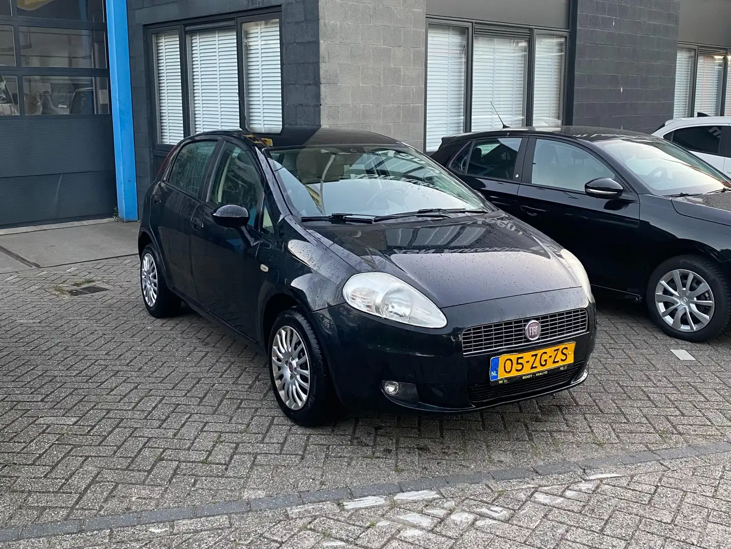Fiat Punto Punto 1.4 Dynamic Czarny - 1