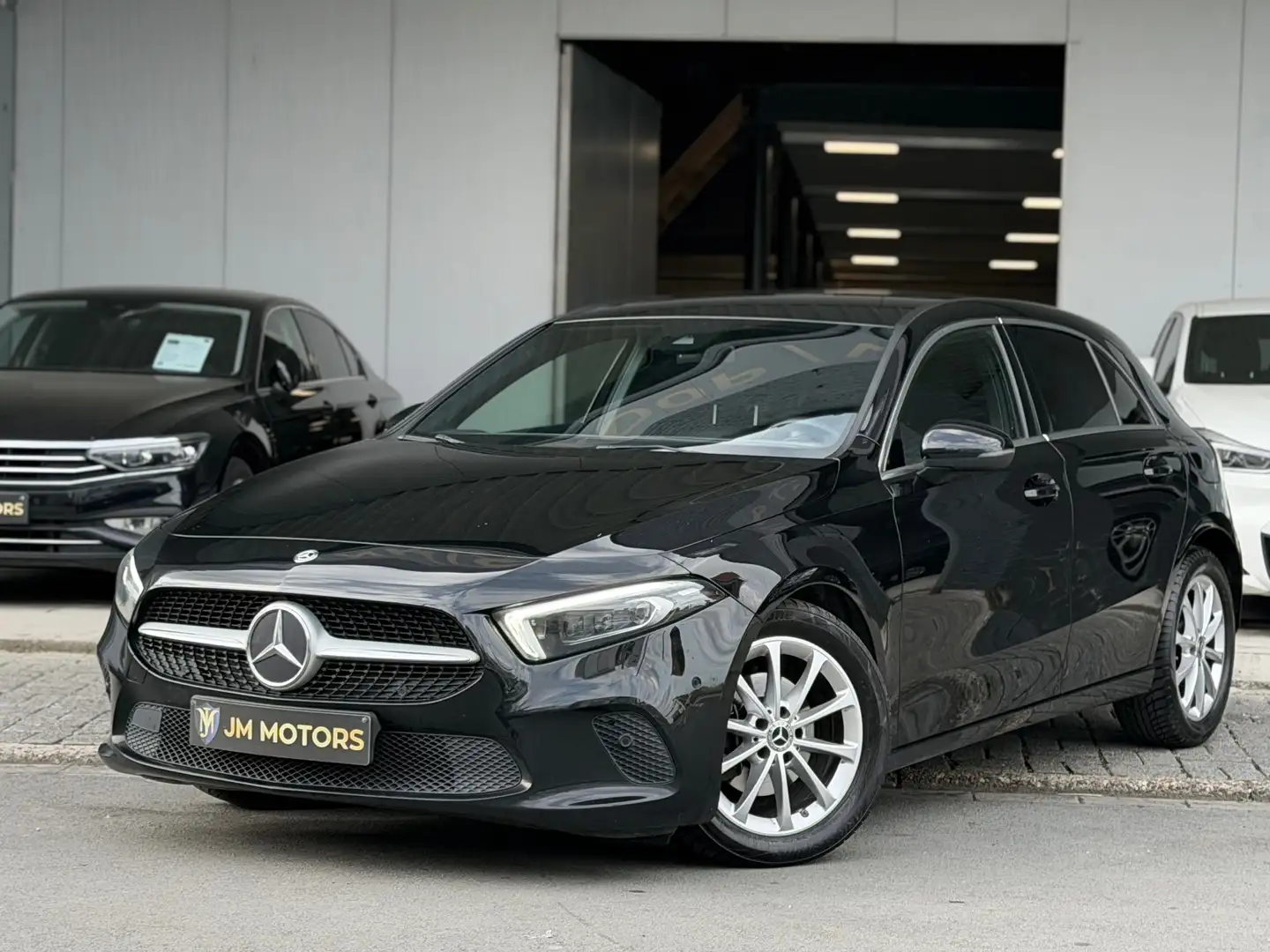 Mercedes-Benz A 180 i | Automaat | Multibeam LED | CarPass Schwarz - 1