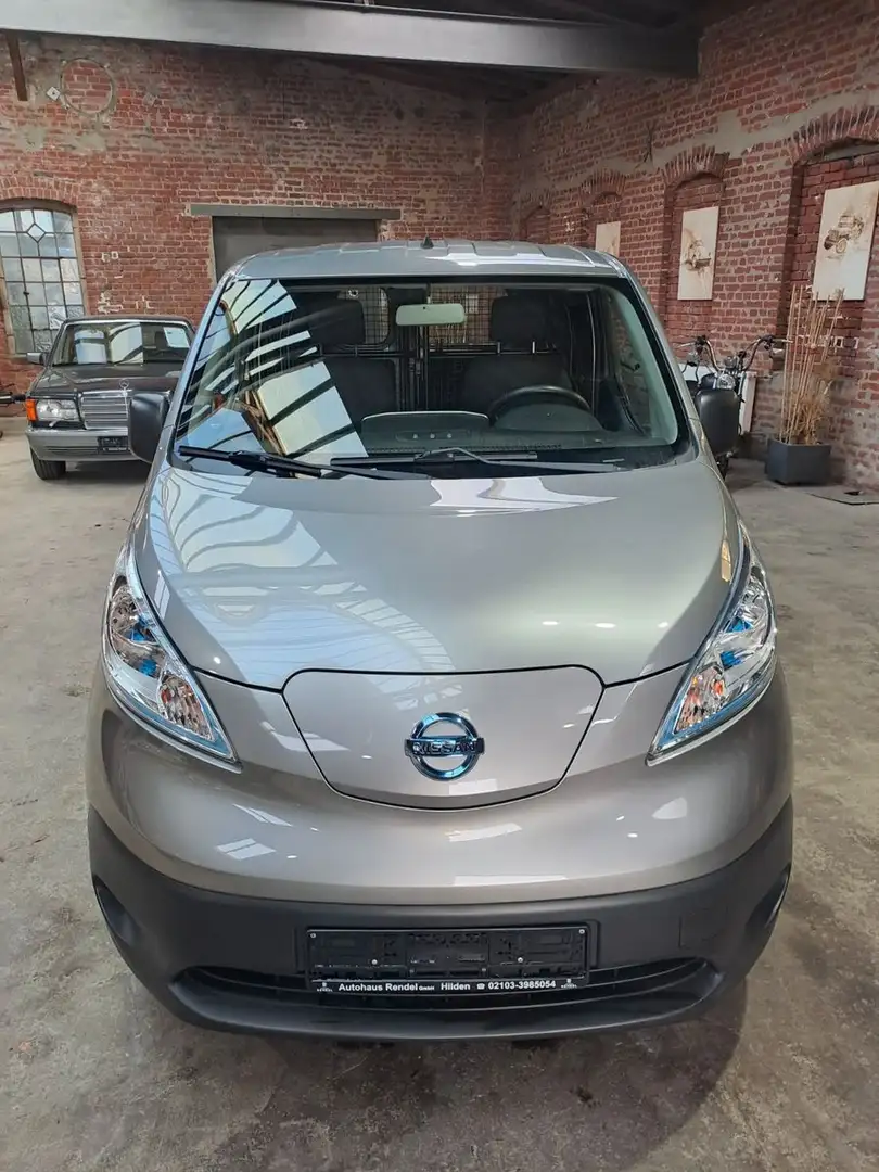 Nissan E-NV200 TüvNeu Sitzh. Kamera AHK Klima 40kWh Grau - 2
