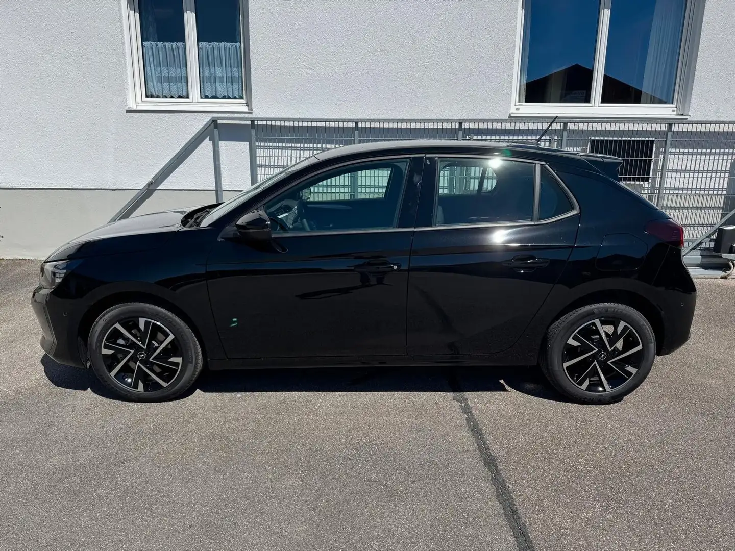 Opel Corsa 1.2 Direct Injection Turbo 74kW GS Fekete - 1